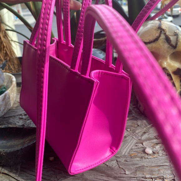 Small Azalea Telfar Bag - Picture 4 of 5